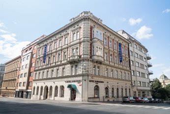 EA Hotel Downtown**** - здание отеля